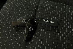 valkoinen Mercedes-Benz Vito 2021 kuva 22.