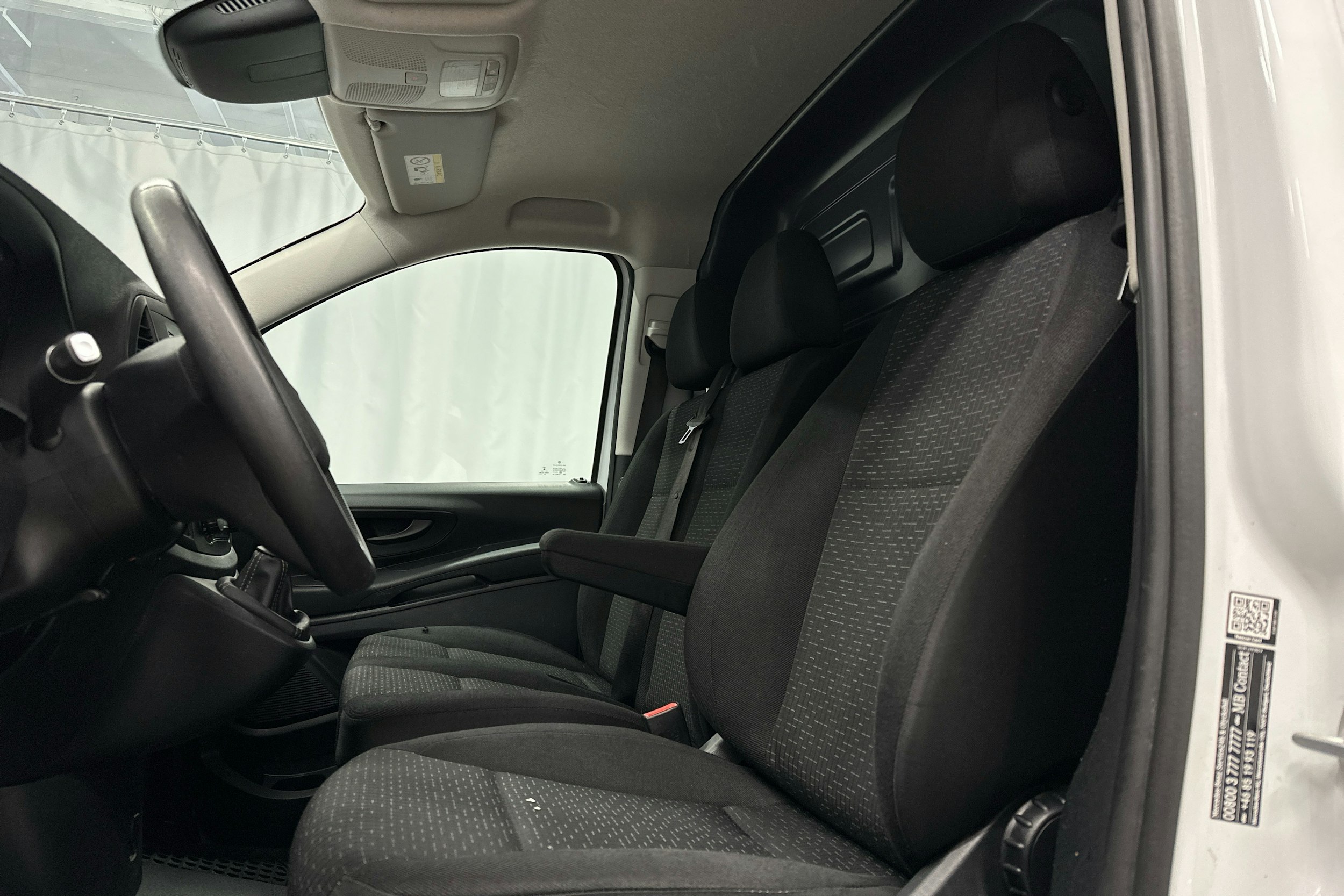 valkoinen Mercedes-Benz Vito 2021 kuva 7.
