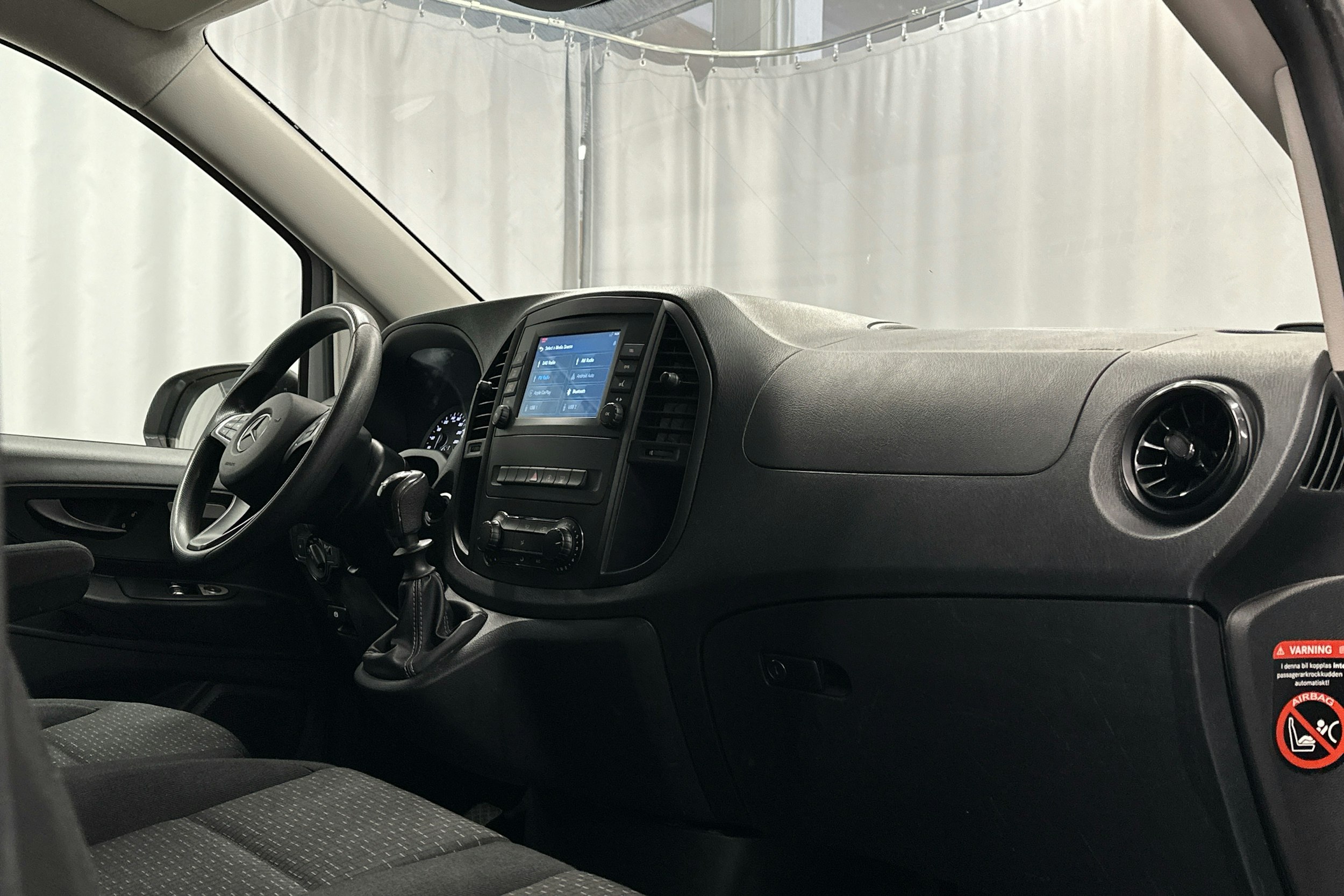 valkoinen Mercedes-Benz Vito 2021 kuva 8.
