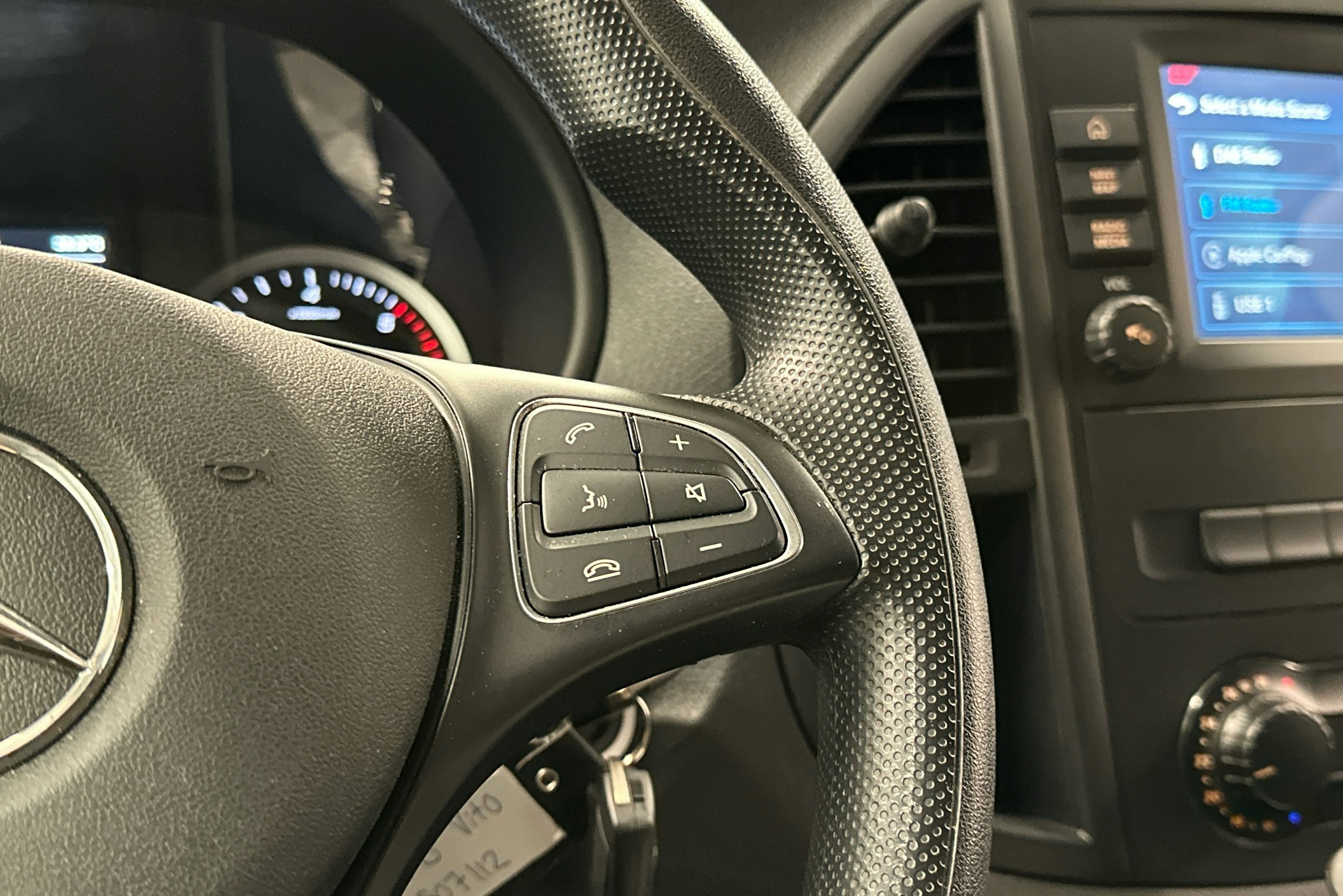 valkoinen Mercedes-Benz Vito 2021 kuva 11.