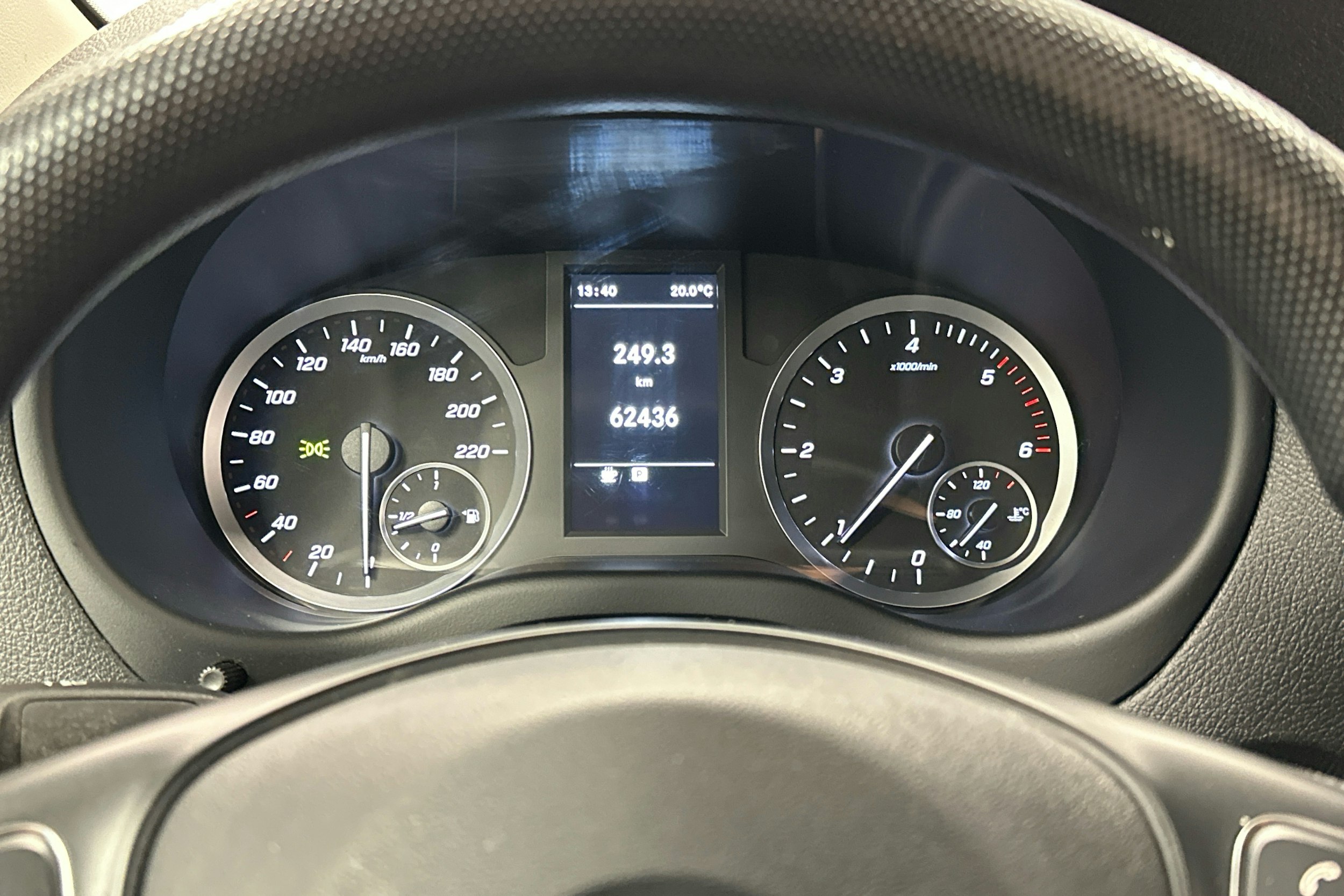 valkoinen Mercedes-Benz Vito 2021 kuva 12.