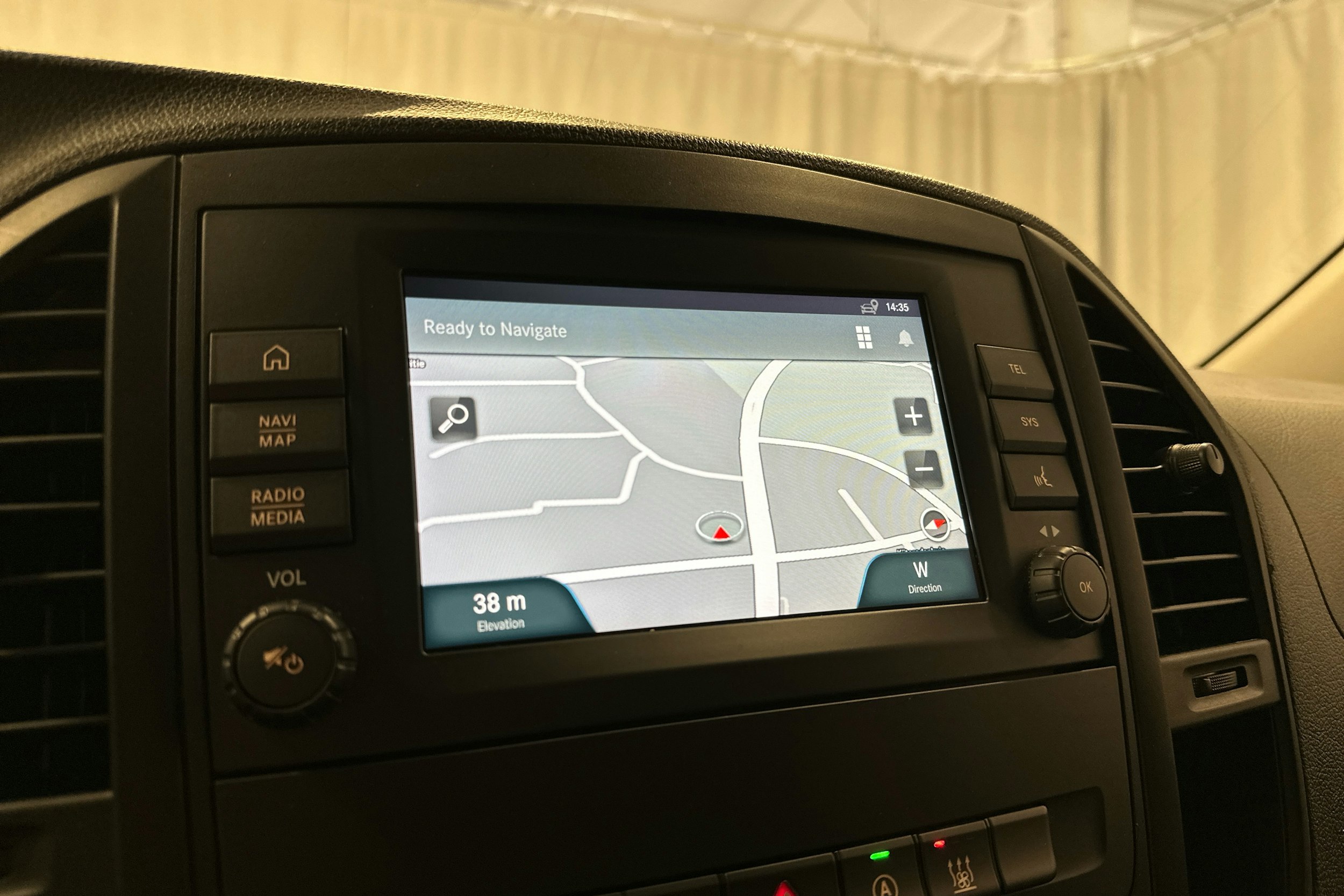 valkoinen Mercedes-Benz Vito 2021 kuva 16.