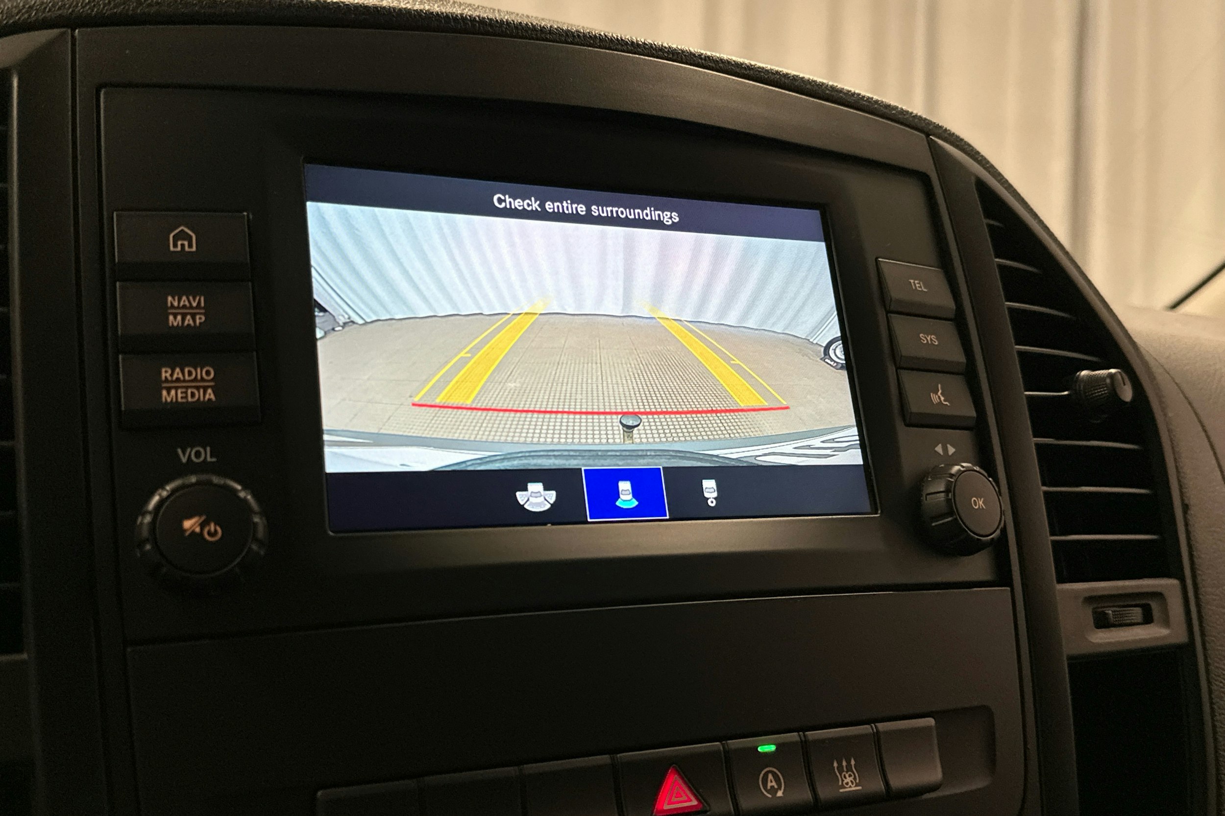 valkoinen Mercedes-Benz Vito 2021 kuva 18.
