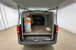 valkoinen Mercedes-Benz Vito 2021 kuva 19.