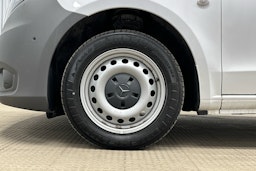 valkoinen Mercedes-Benz Vito 2021 kuva 23.