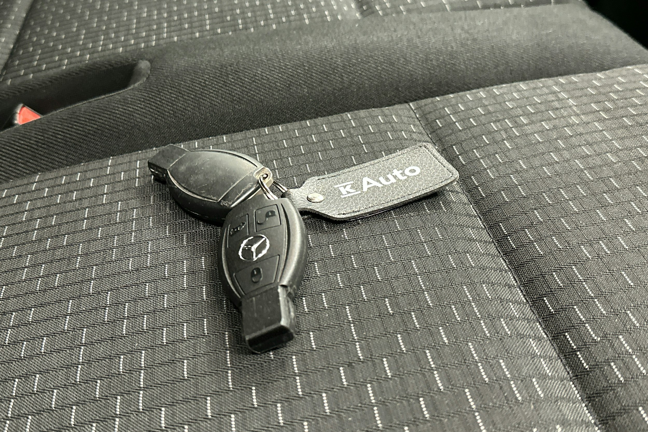 valkoinen Mercedes-Benz Vito 2021 kuva 24.