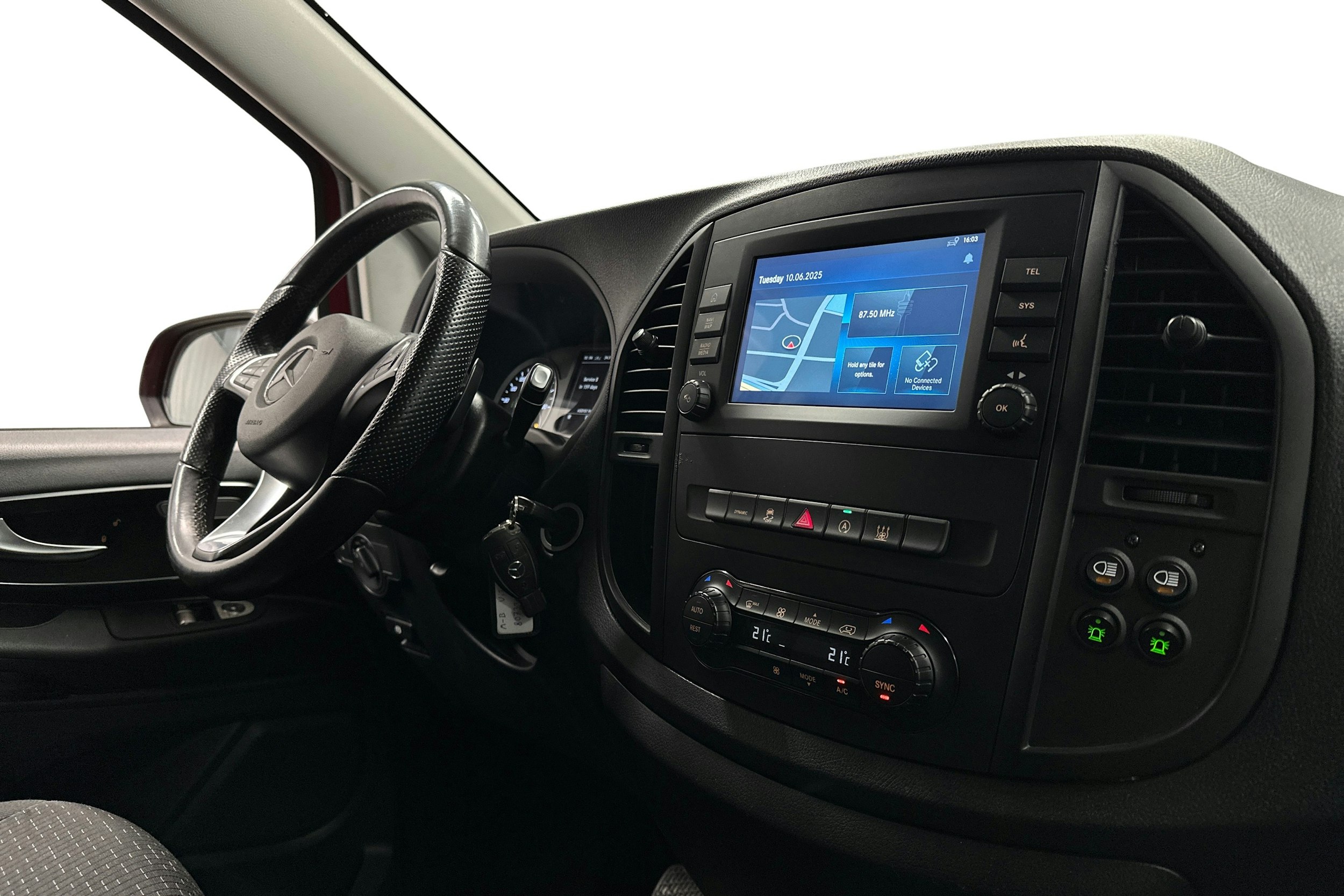 punainen Mercedes-Benz Vito 2021 kuva 7.