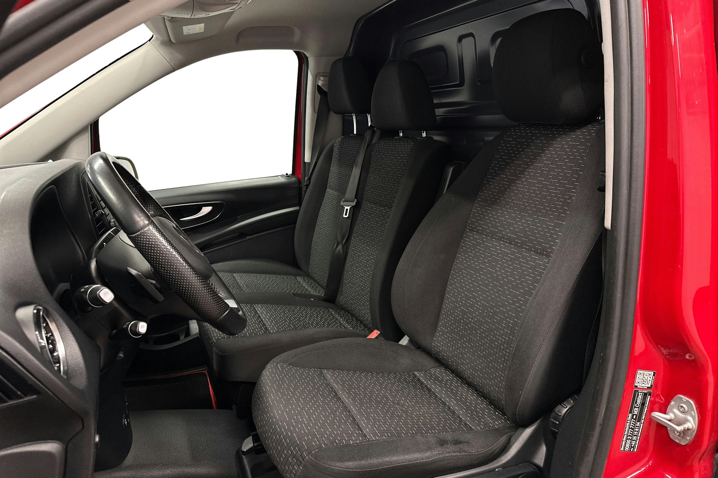punainen Mercedes-Benz Vito 2021 kuva 8.