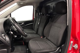 punainen Mercedes-Benz Vito 2021 kuva 8.