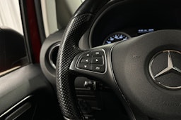 punainen Mercedes-Benz Vito 2021 kuva 11.
