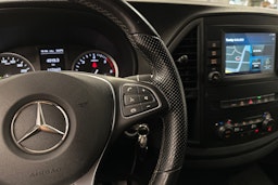 punainen Mercedes-Benz Vito 2021 kuva 12.