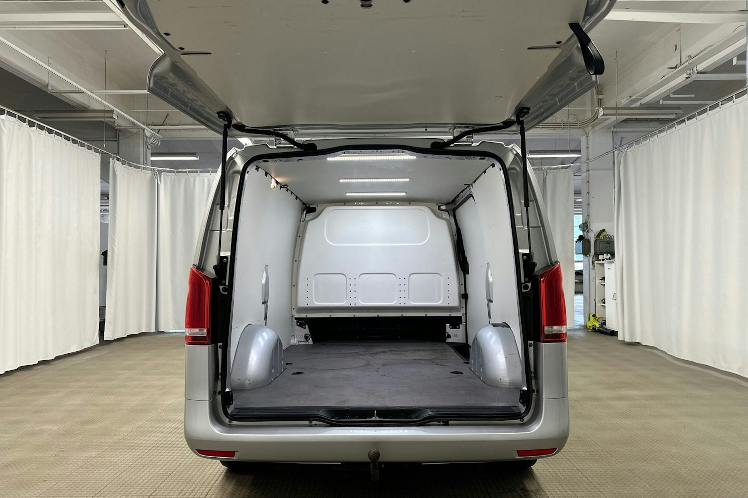 hopea Mercedes-Benz Vito 2021 kuva 23.