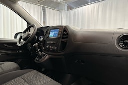 valkoinen Mercedes-Benz Vito 2021 kuva 8.