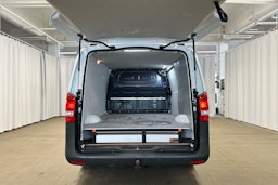 valkoinen Mercedes-Benz Vito 2021 kuva 9.