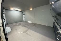 valkoinen Mercedes-Benz Vito 2021 kuva 11.