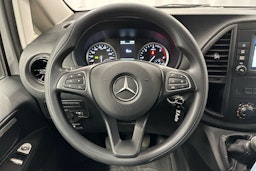 valkoinen Mercedes-Benz Vito 2021 kuva 14.