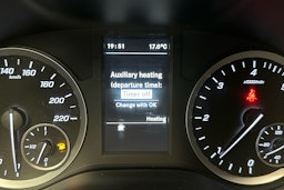 valkoinen Mercedes-Benz Vito 2021 kuva 19.