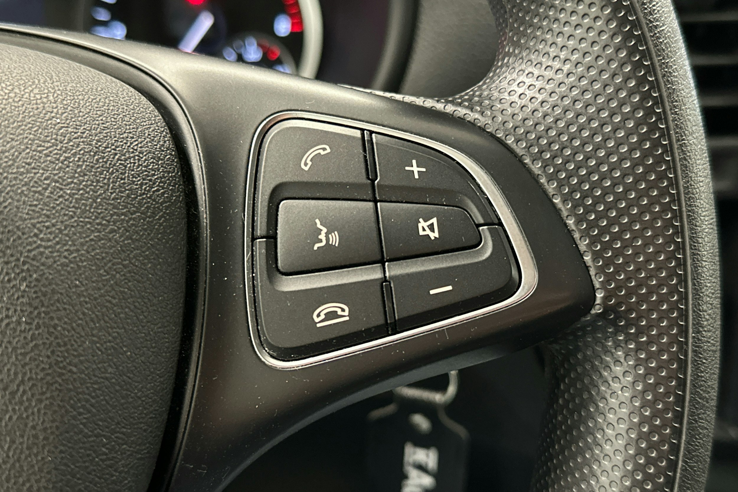 valkoinen Mercedes-Benz Vito 2021 kuva 22.