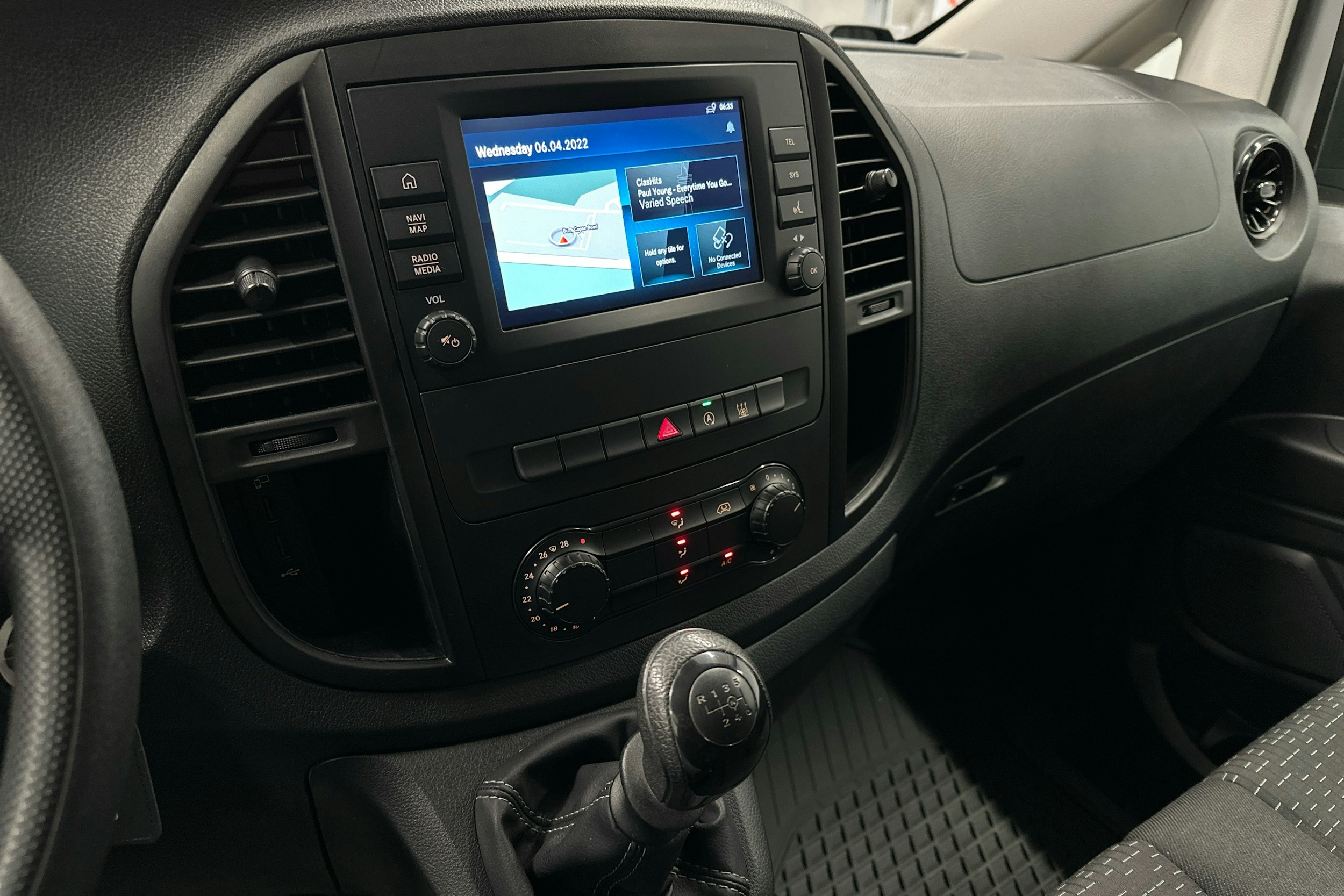 valkoinen Mercedes-Benz Vito 2021 kuva 23.