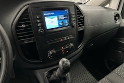 valkoinen Mercedes-Benz Vito 2021 kuva 23.