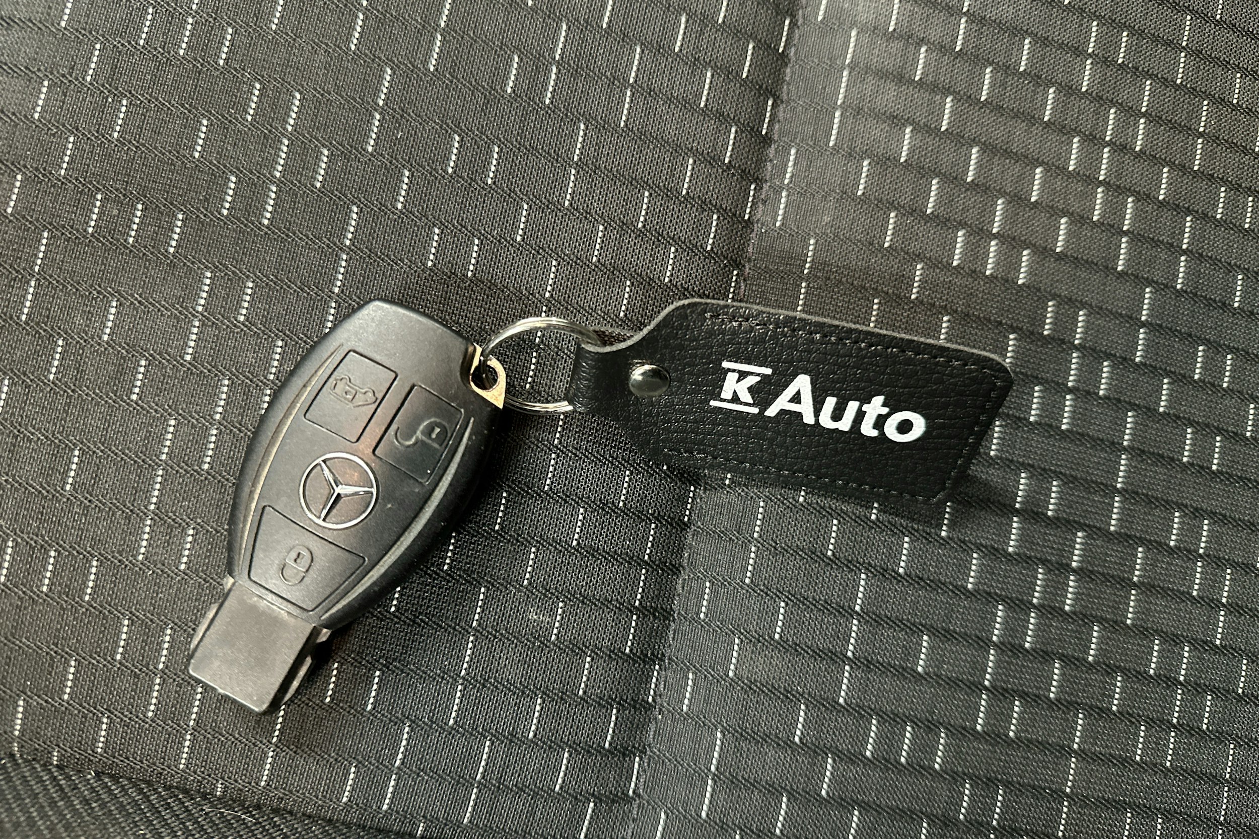 valkoinen Mercedes-Benz Vito 2021 kuva 26.