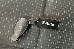 valkoinen Mercedes-Benz Vito 2021 kuva 26.