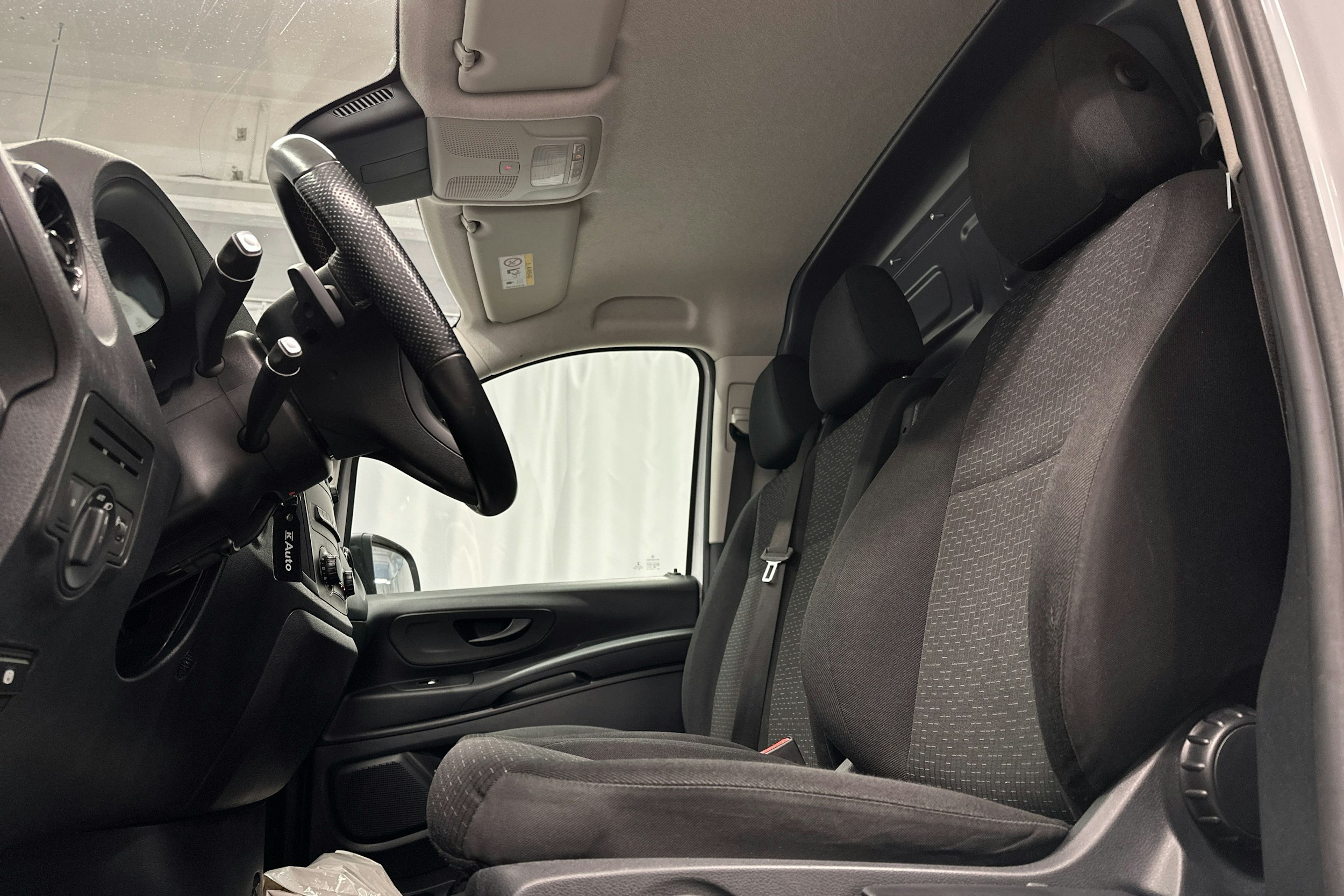 valkoinen Mercedes-Benz Vito 2021 kuva 7.