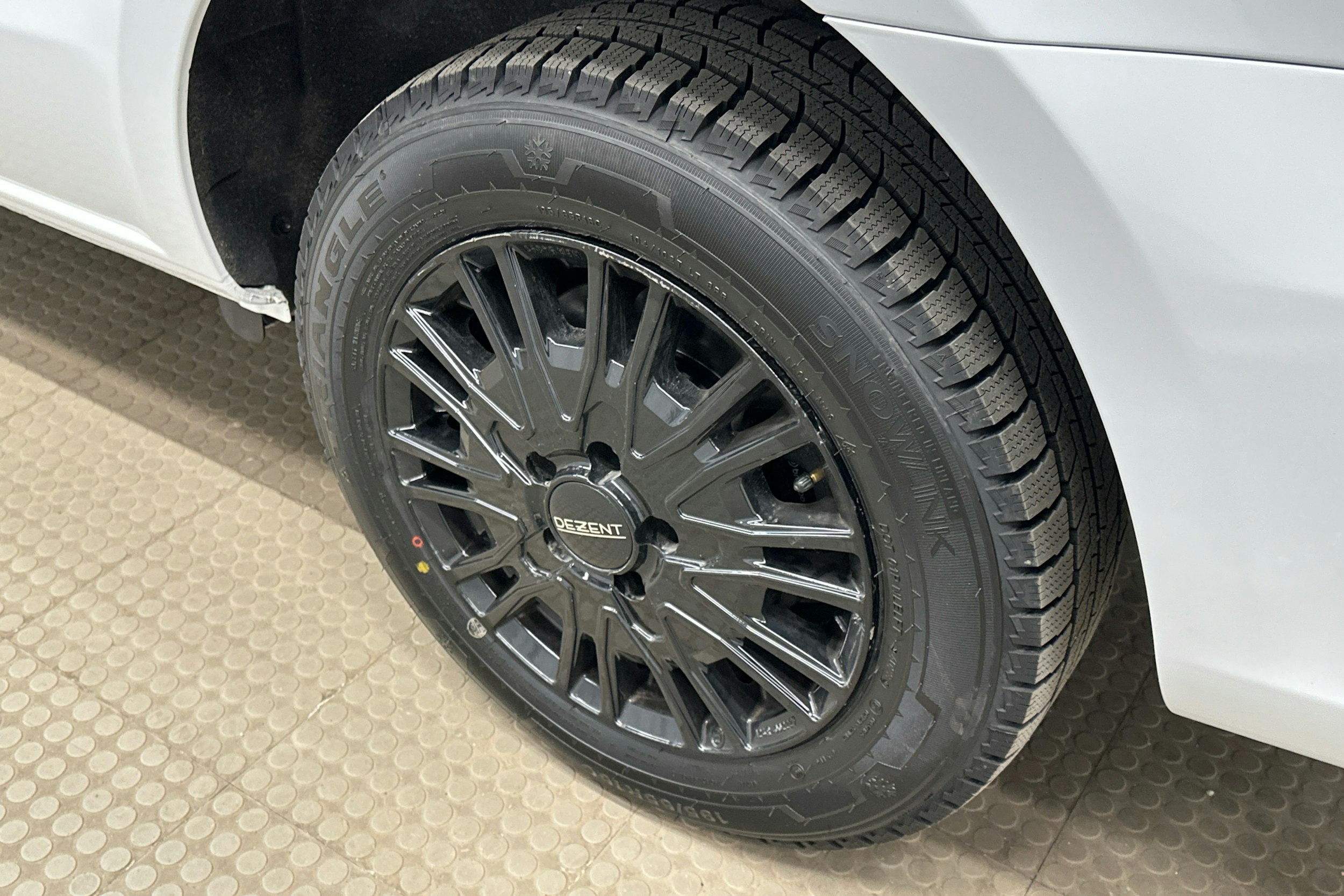 valkoinen Mercedes-Benz Vito 2021 kuva 10.