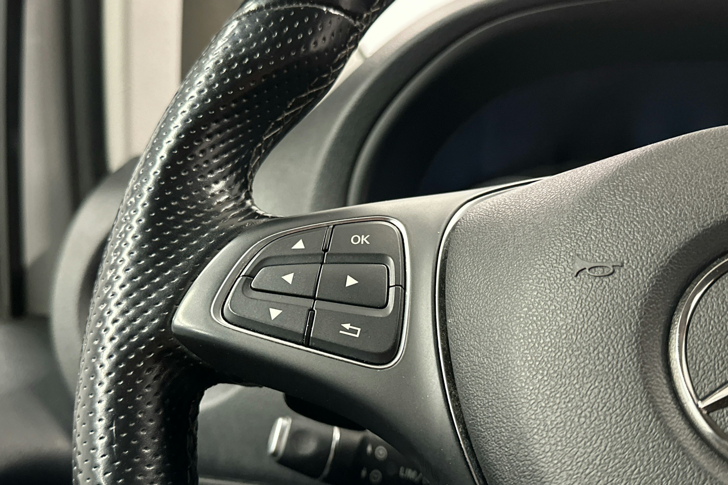 valkoinen Mercedes-Benz Vito 2021 kuva 12.
