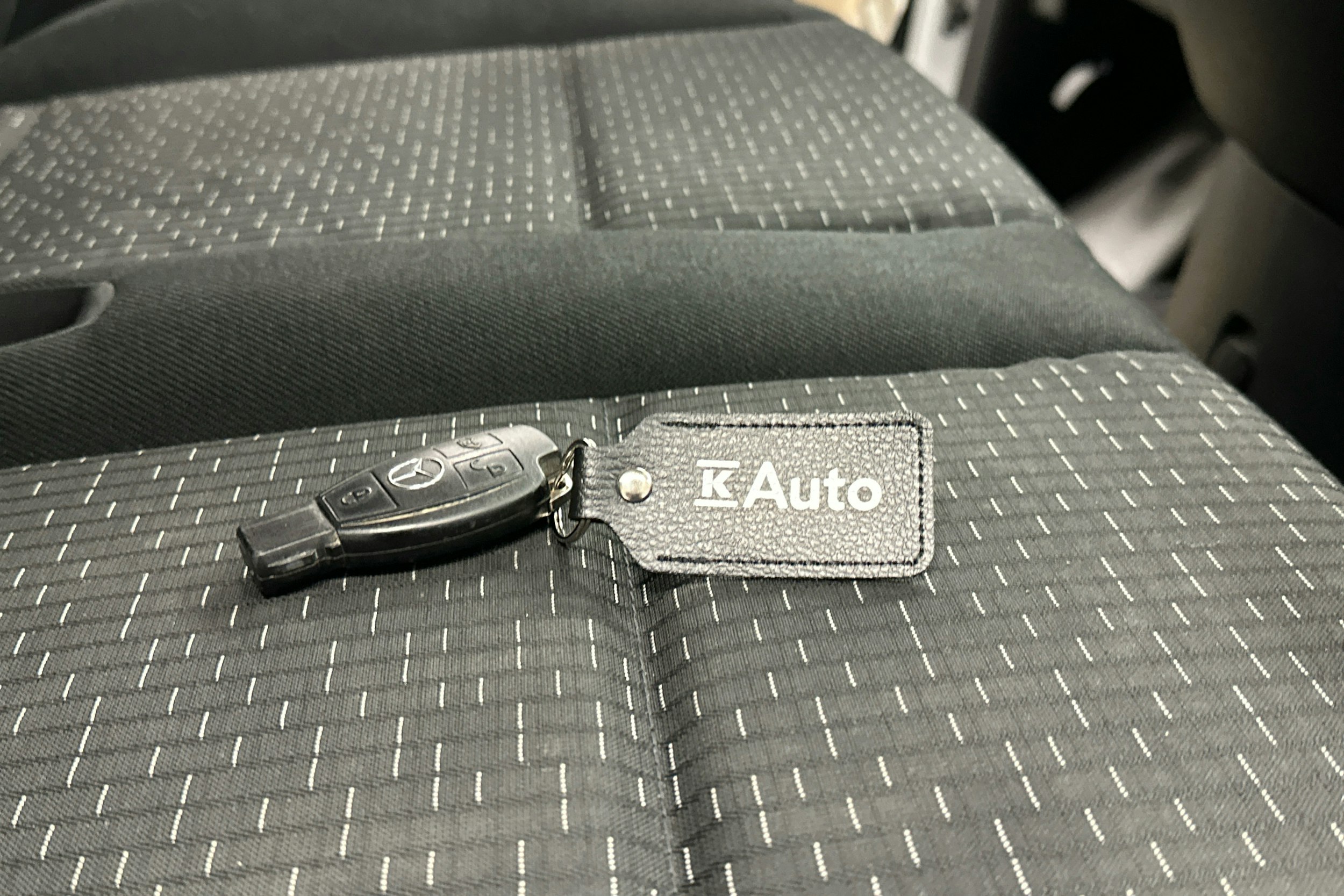 valkoinen Mercedes-Benz Vito 2021 kuva 22.