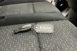 valkoinen Mercedes-Benz Vito 2021 kuva 22.