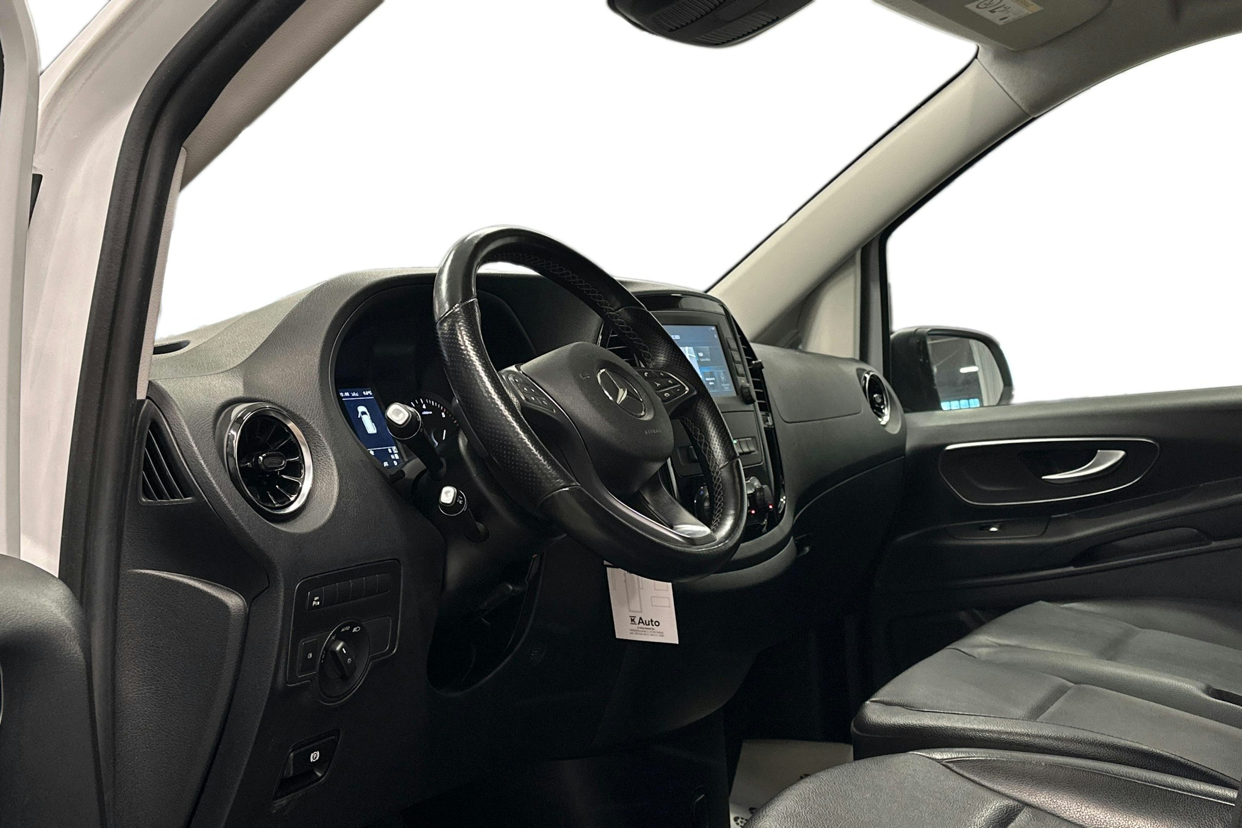 valkoinen Mercedes-Benz Vito 2021 kuva 3.