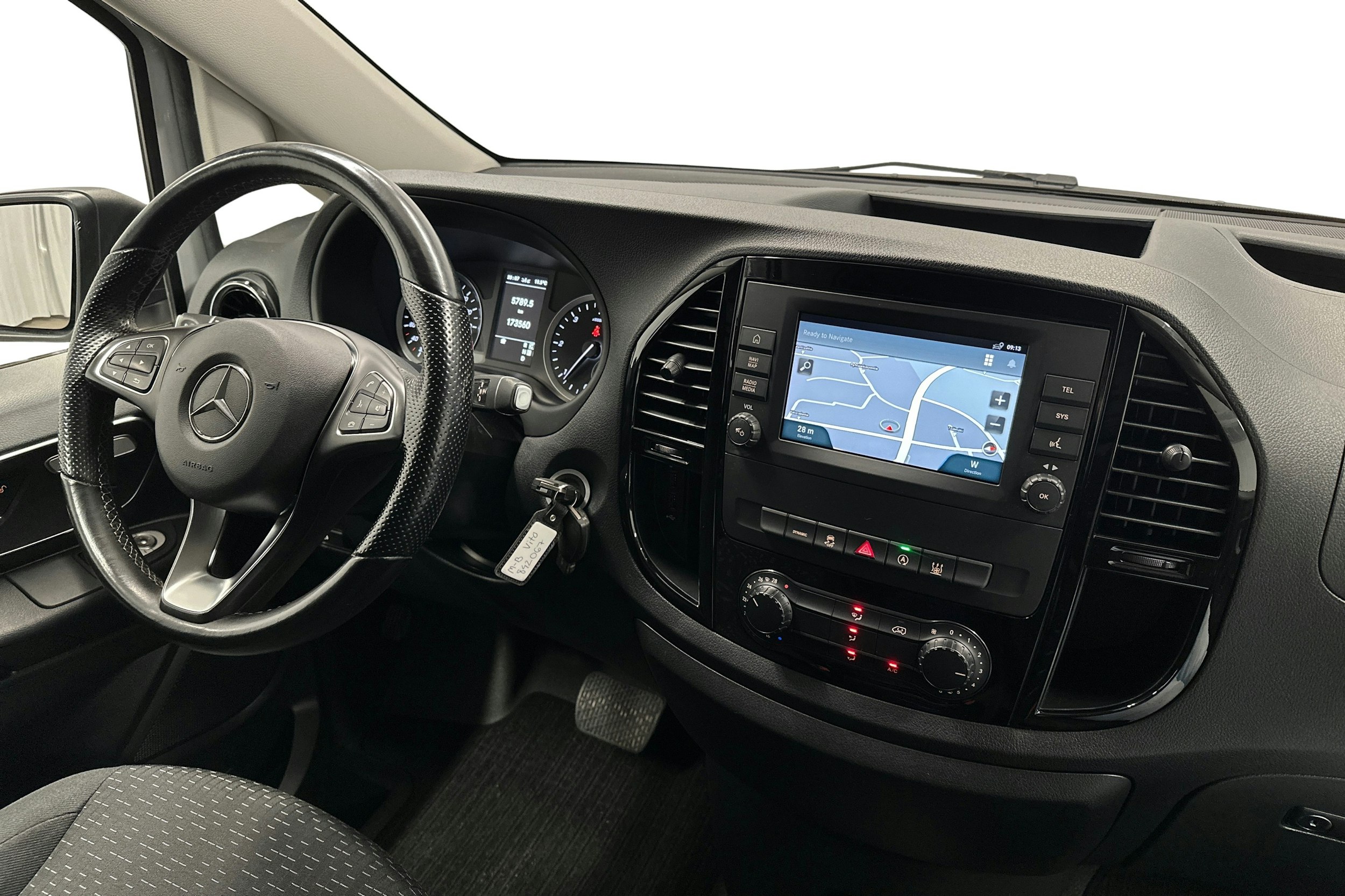 valkoinen Mercedes-Benz Vito 2021 kuva 7.
