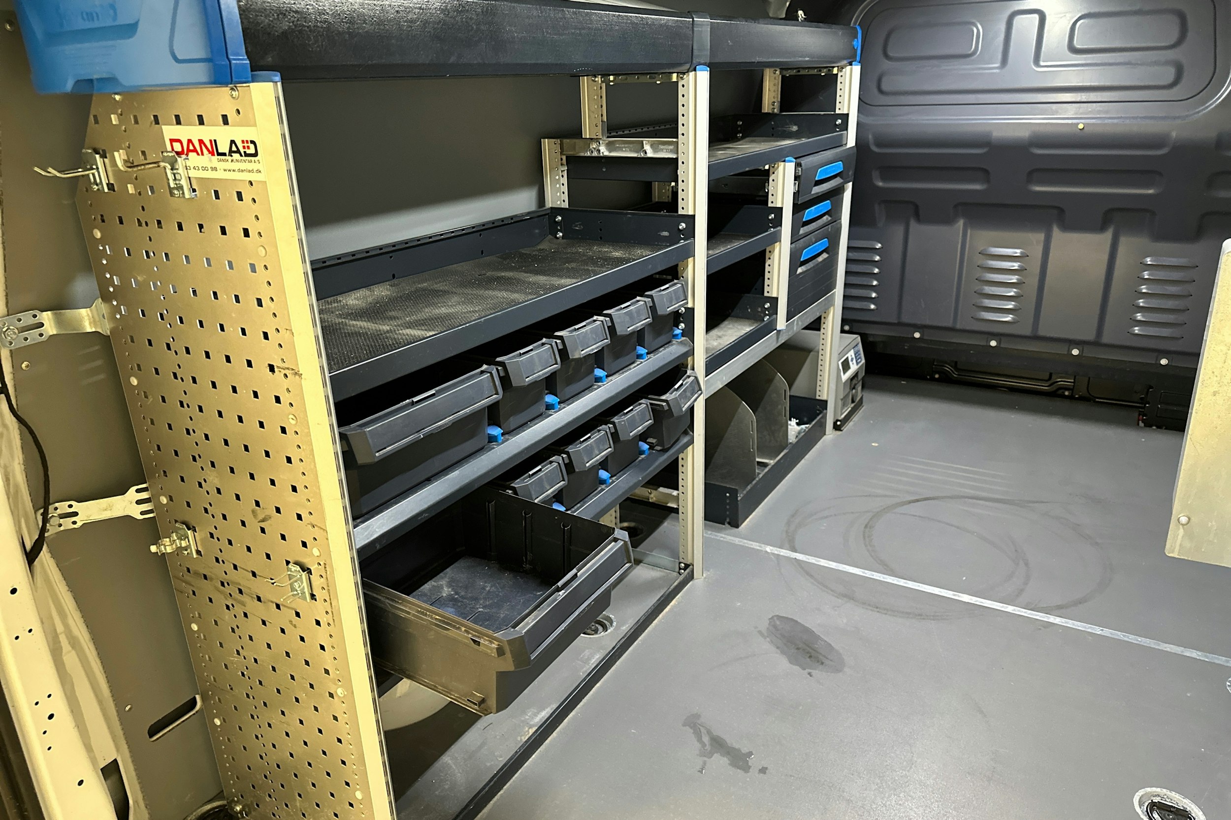 valkoinen Mercedes-Benz Vito 2021 kuva 11.