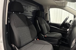 valkoinen Mercedes-Benz Vito 2021 kuva 15.