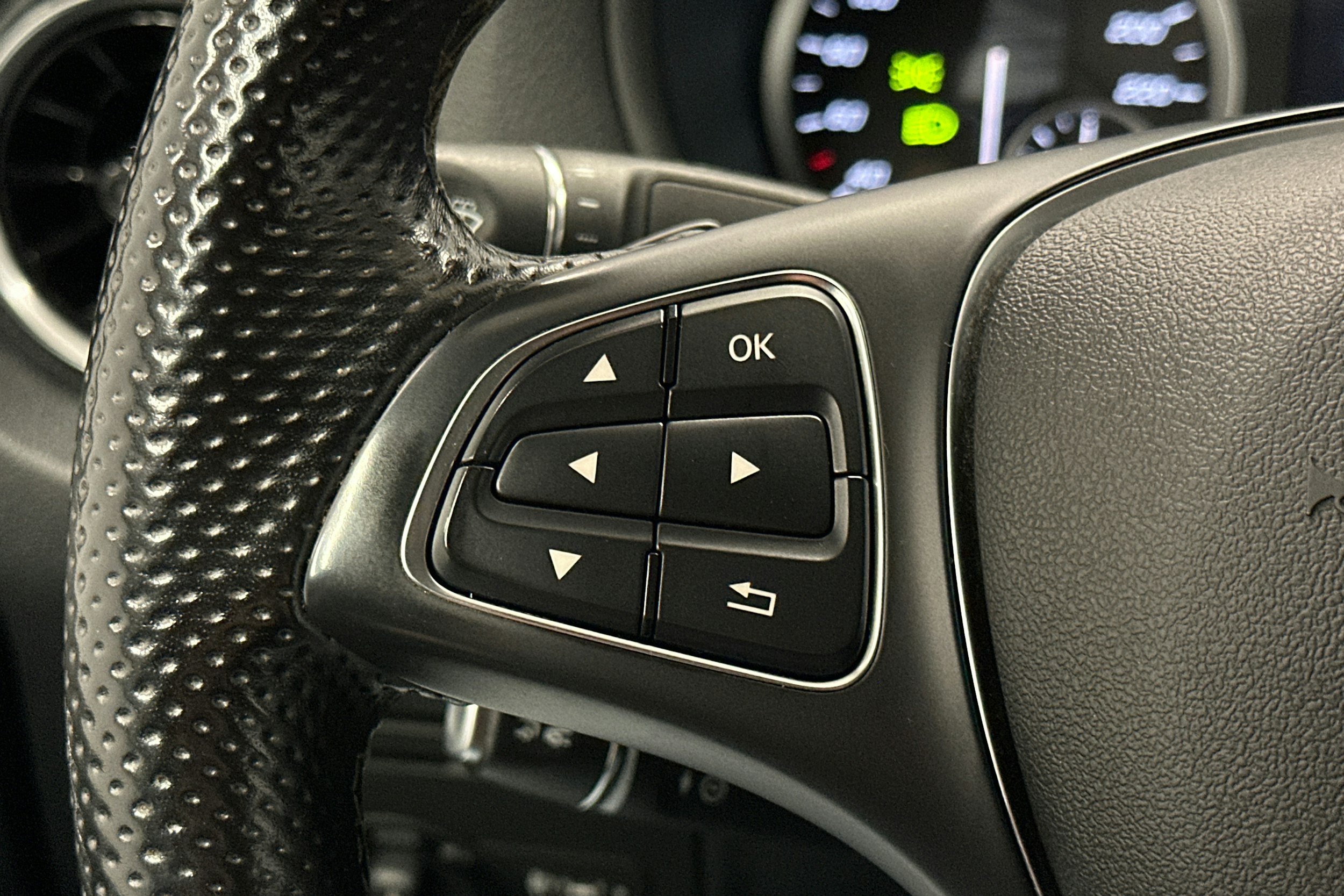 valkoinen Mercedes-Benz Vito 2021 kuva 17.