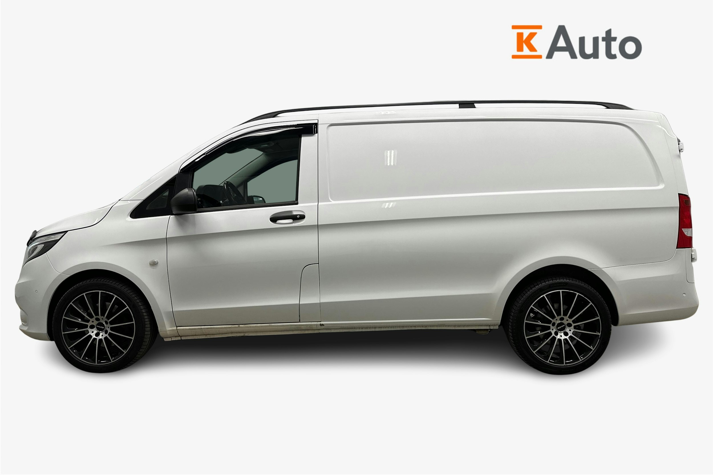 valkoinen Mercedes-Benz Vito 2021 kuva 5.