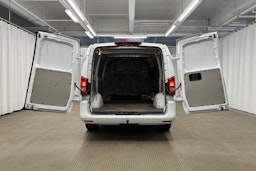 valkoinen Mercedes-Benz Vito 2021 kuva 10.