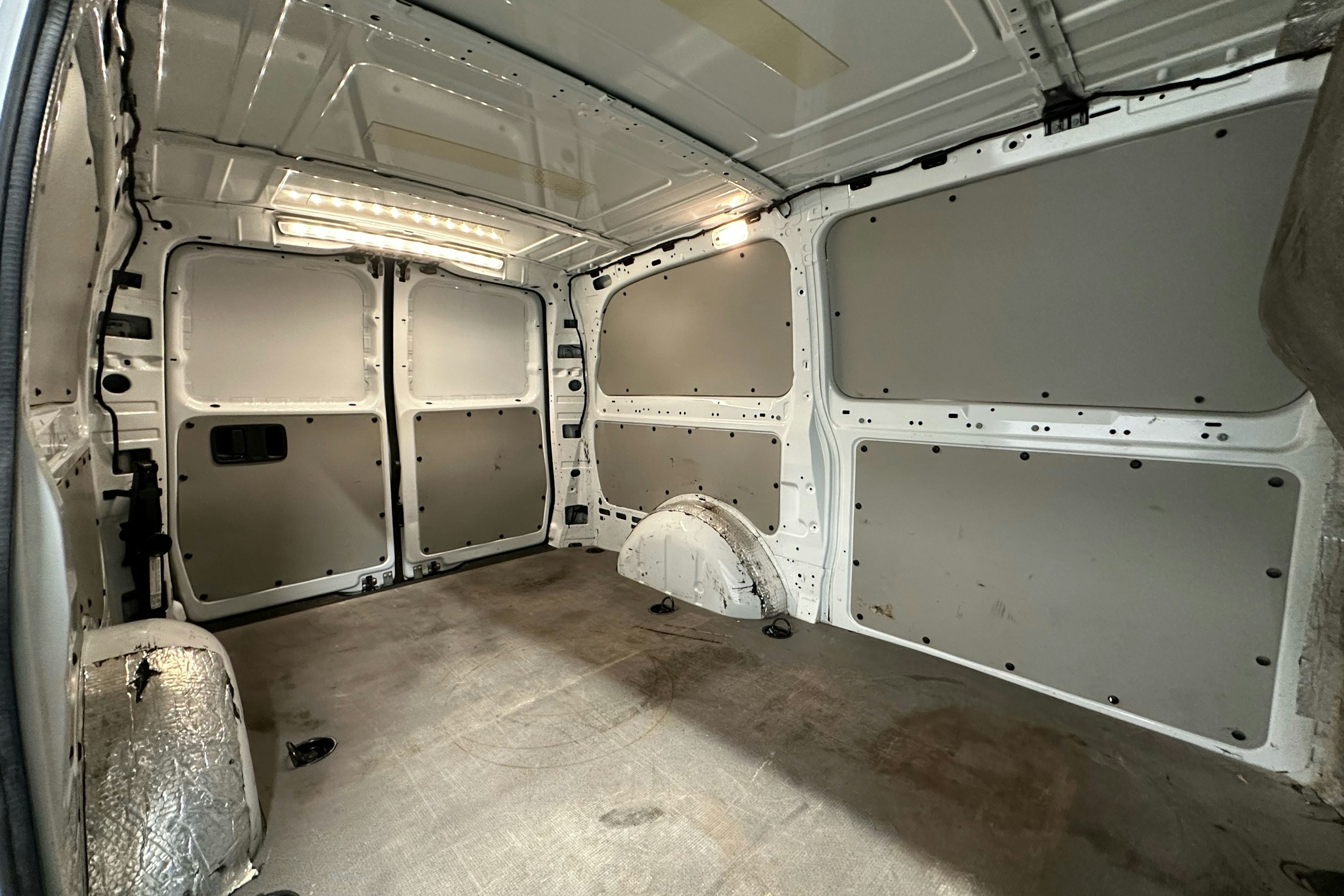 valkoinen Mercedes-Benz Vito 2021 kuva 11.