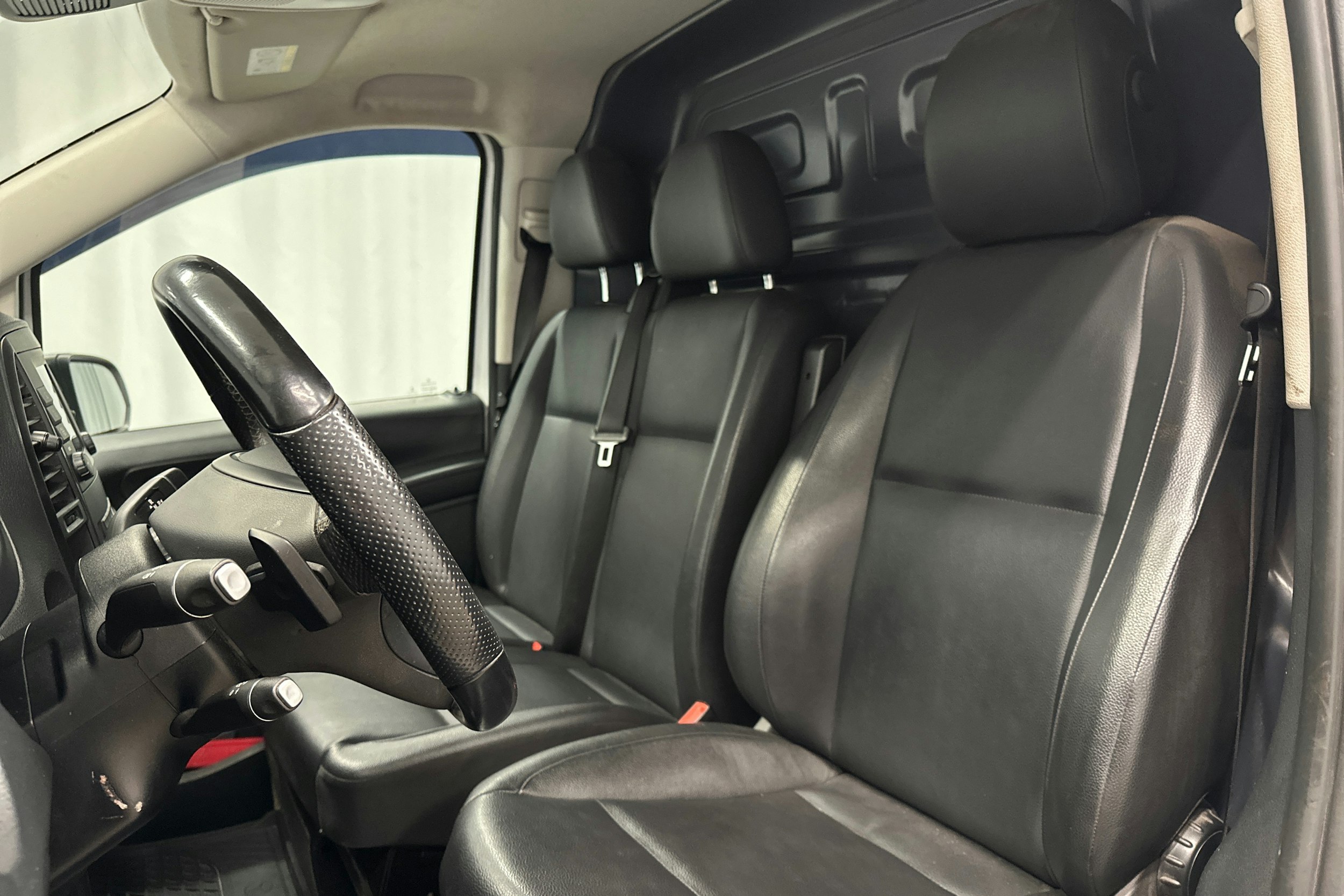 valkoinen Mercedes-Benz Vito 2021 kuva 12.