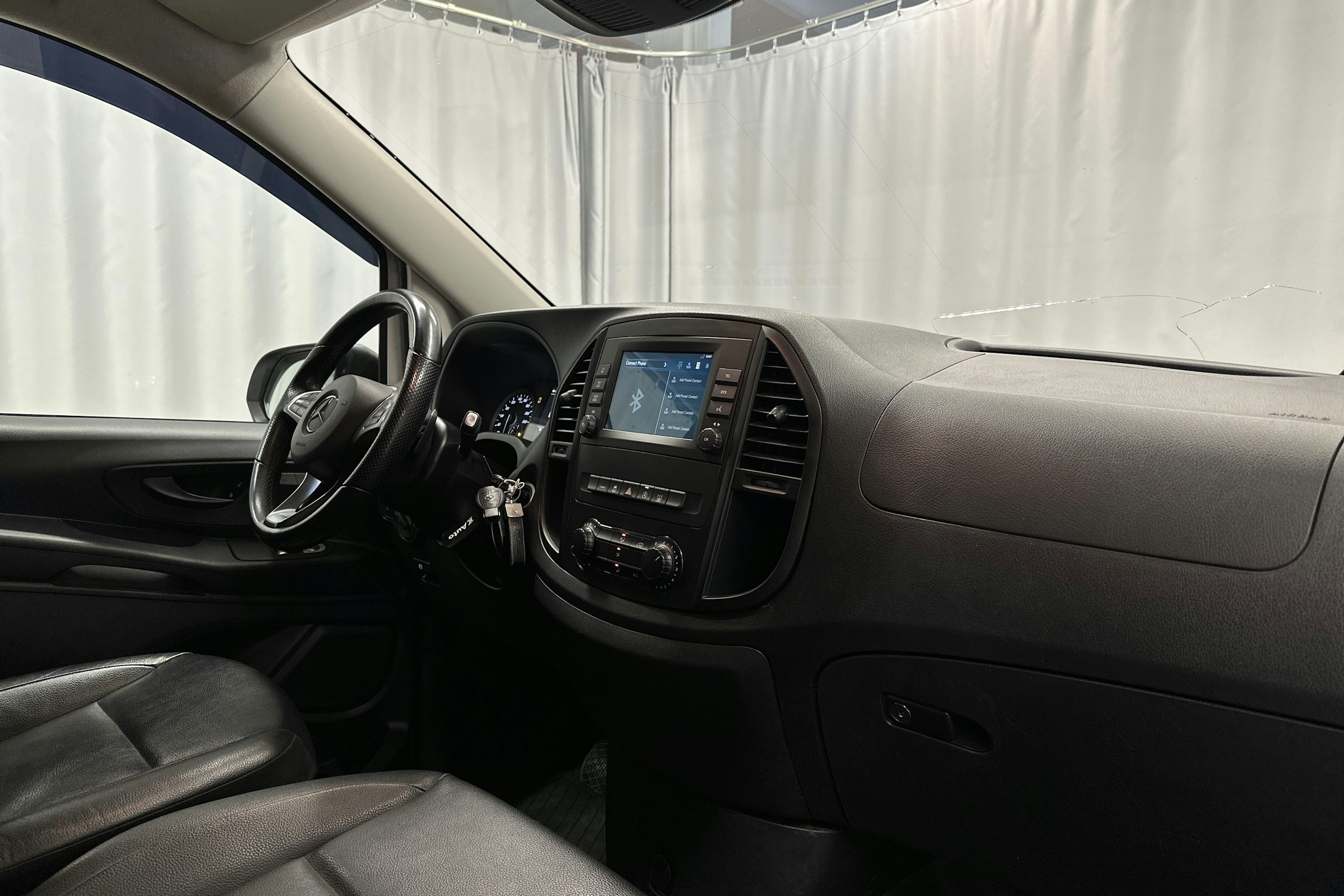 valkoinen Mercedes-Benz Vito 2021 kuva 13.