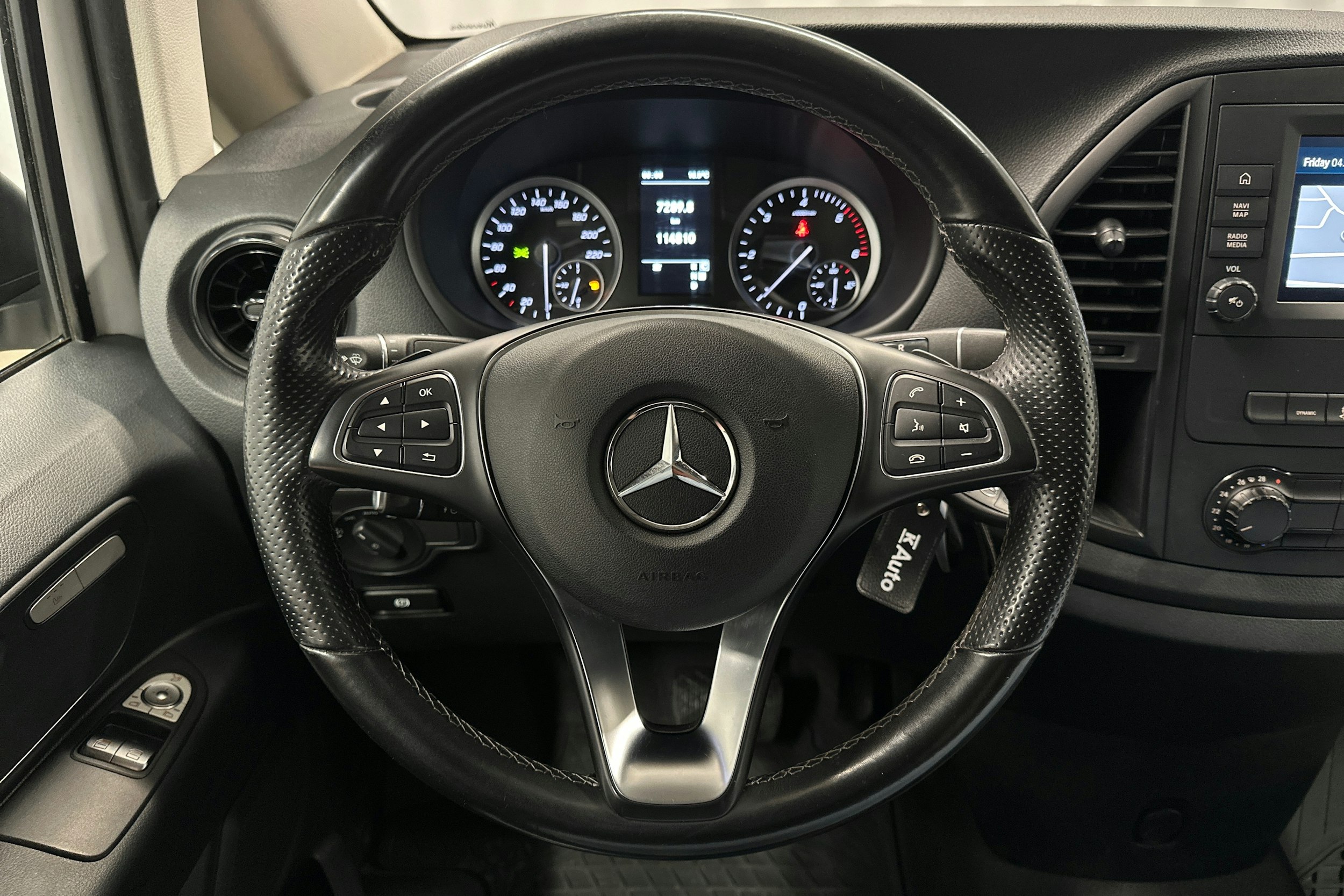 valkoinen Mercedes-Benz Vito 2021 kuva 15.