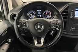 valkoinen Mercedes-Benz Vito 2021 kuva 15.