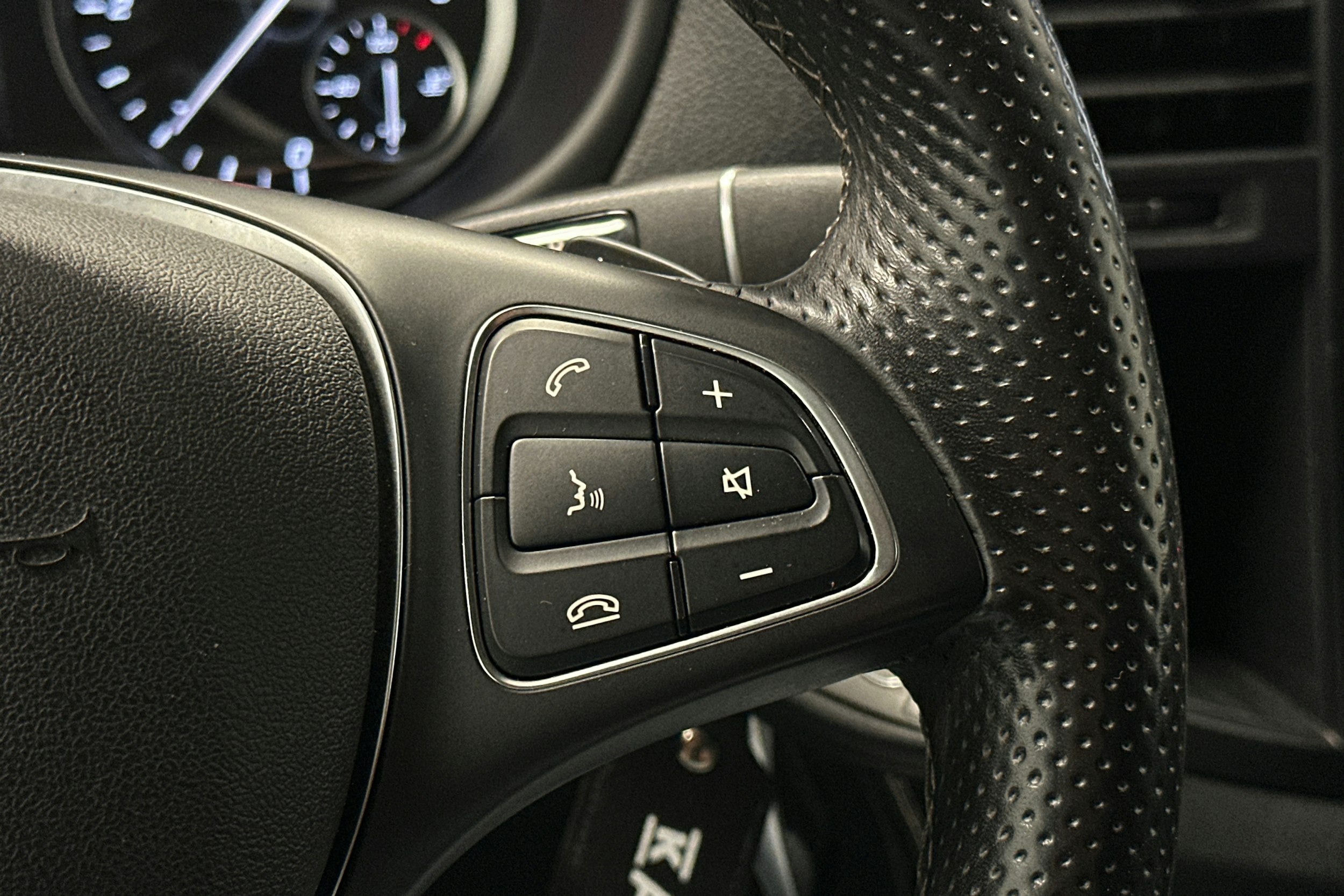 valkoinen Mercedes-Benz Vito 2021 kuva 17.