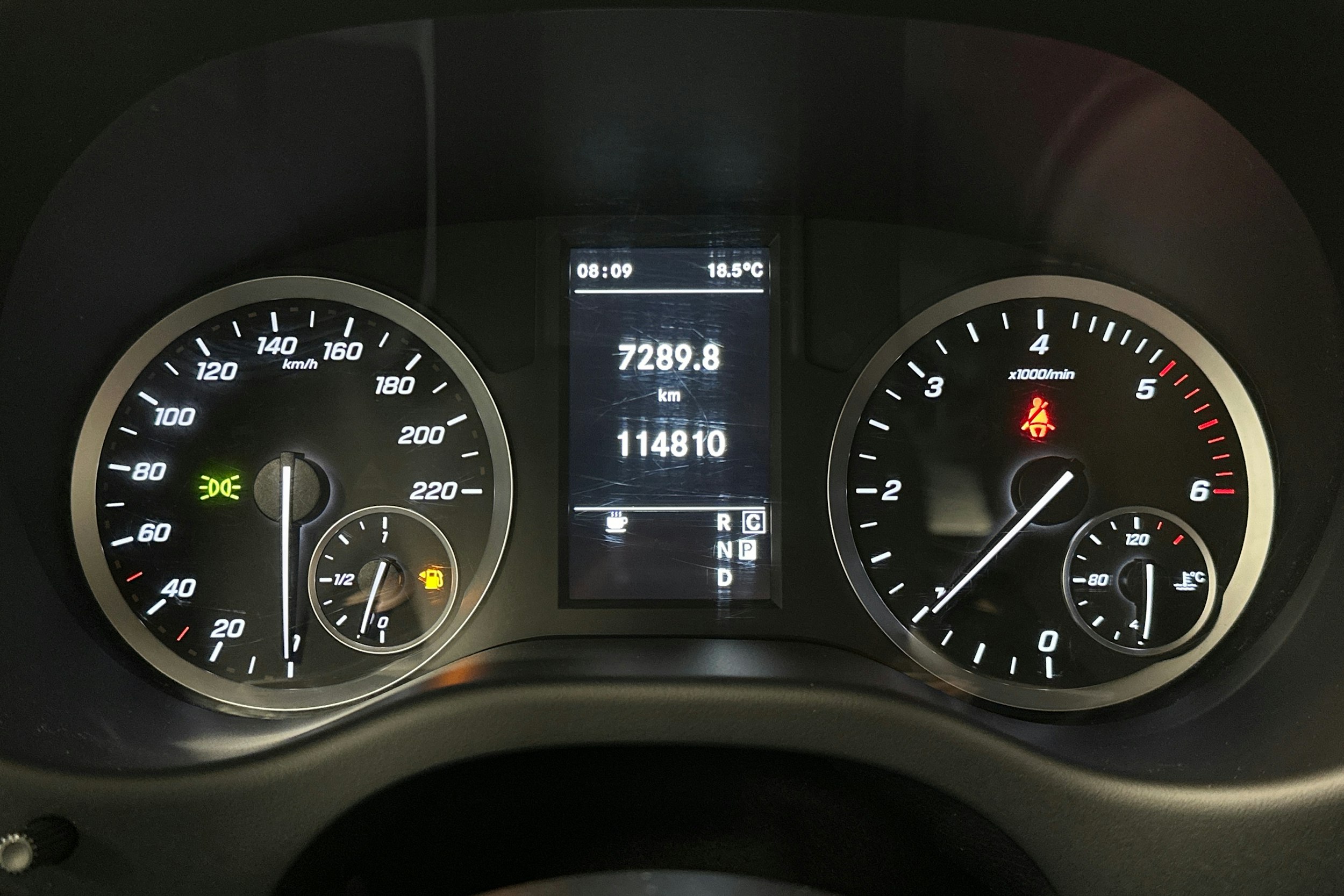 valkoinen Mercedes-Benz Vito 2021 kuva 20.