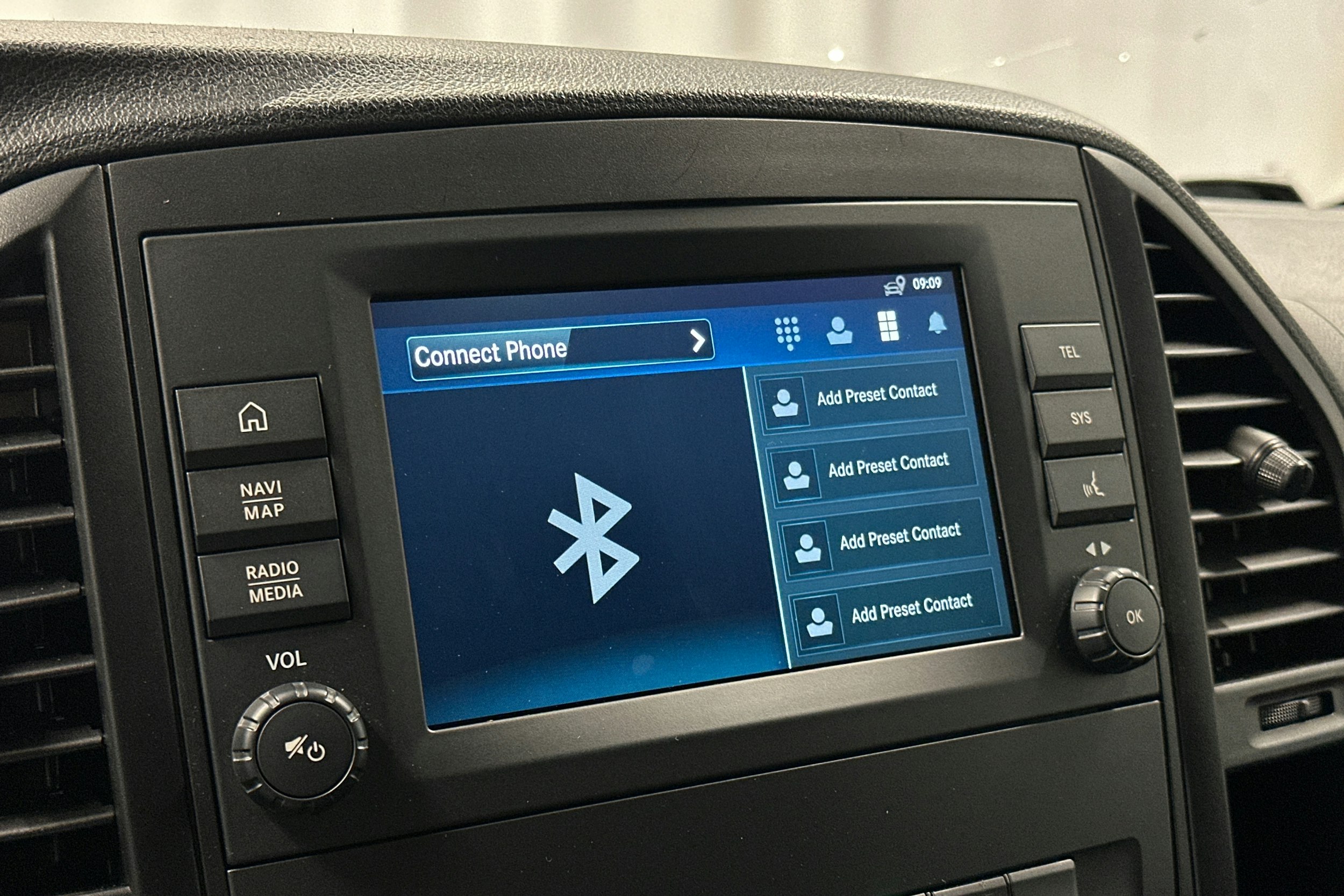 valkoinen Mercedes-Benz Vito 2021 kuva 24.