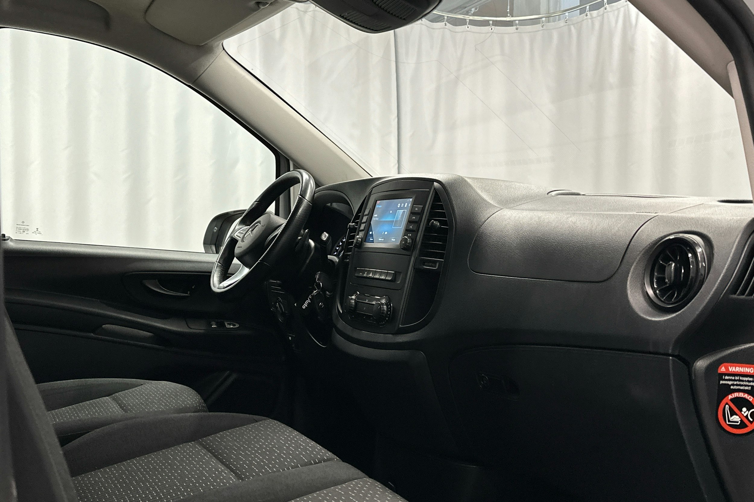 valkoinen Mercedes-Benz Vito 2021 kuva 7.