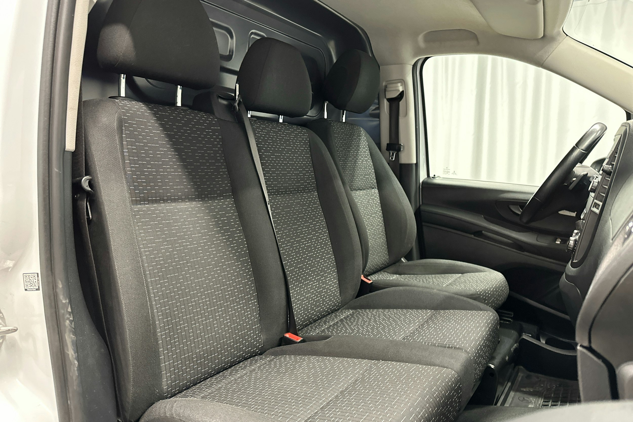valkoinen Mercedes-Benz Vito 2021 kuva 10.