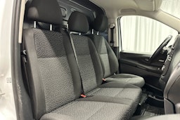 valkoinen Mercedes-Benz Vito 2021 kuva 10.