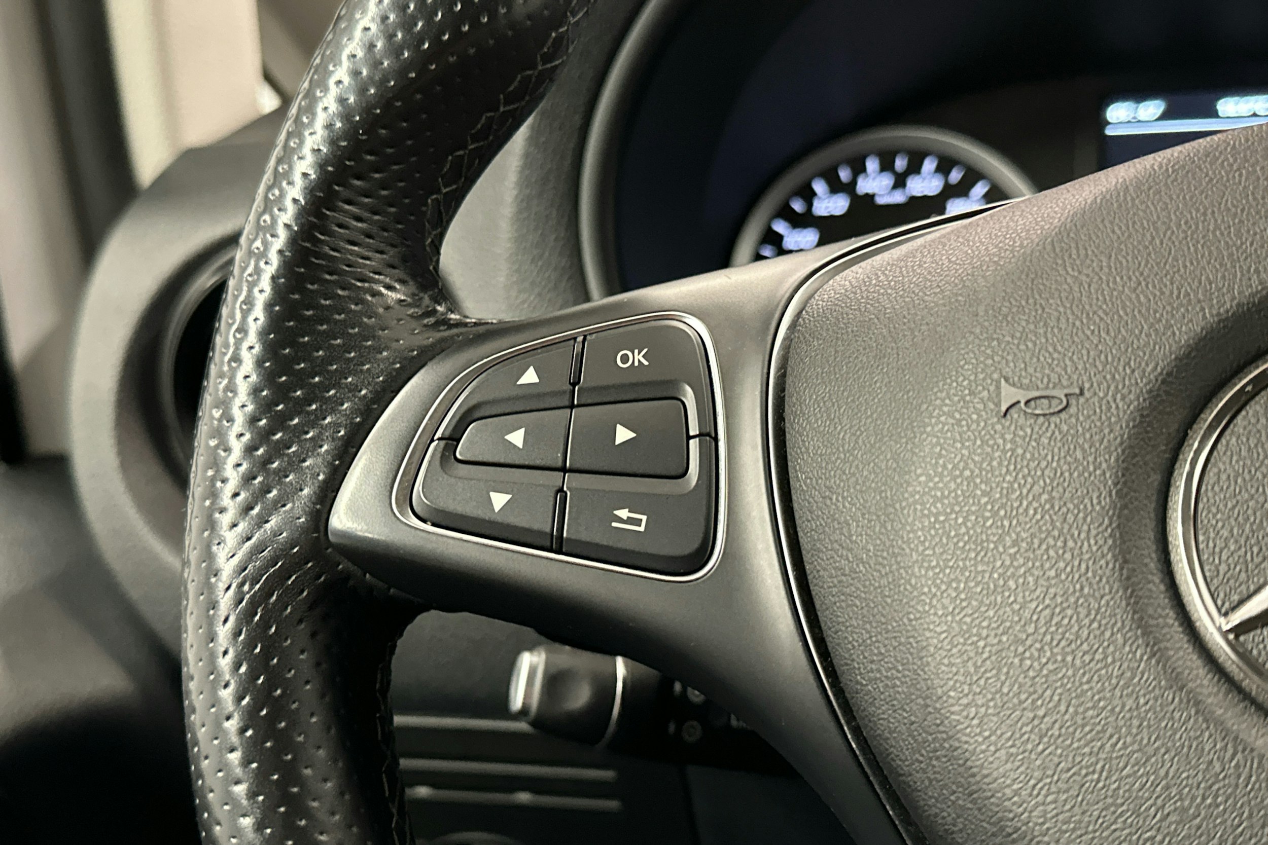 valkoinen Mercedes-Benz Vito 2021 kuva 12.